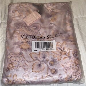 Victoria’s Secret sackable beach blanket vs beach blanket